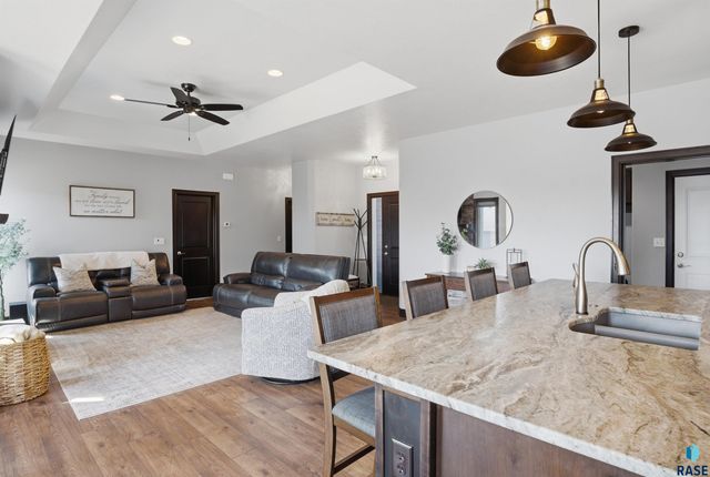 8205 E Willow Leaf St Street, Sioux Falls, SD 57110