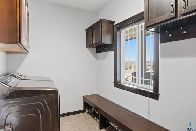 8205 E Willow Leaf St Street, Sioux Falls, SD 57110