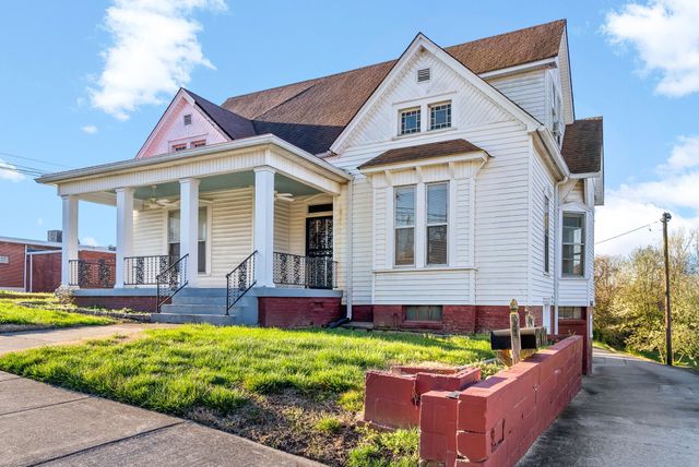 222 Union St Apt B, Clarksville, TN 37040