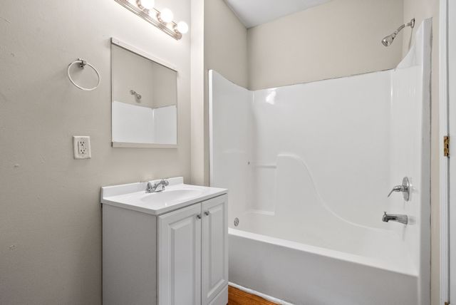 222 Union St Apt B, Clarksville, TN 37040