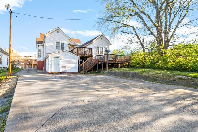 222 Union St Apt B, Clarksville, TN 37040