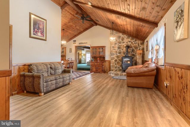 133 FORT HENRY RD, Bethel, PA 19507