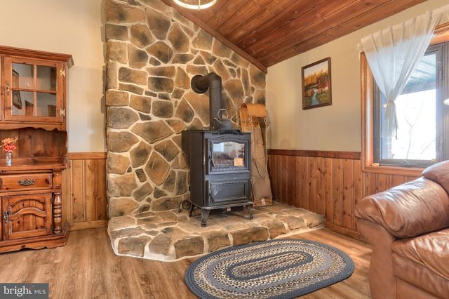 133 FORT HENRY RD, Bethel, PA 19507