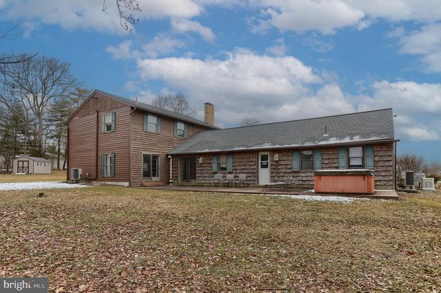 133 FORT HENRY RD, Bethel, PA 19507