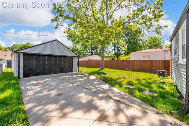 769 Sherbourne Street, Inkster, MI 48141