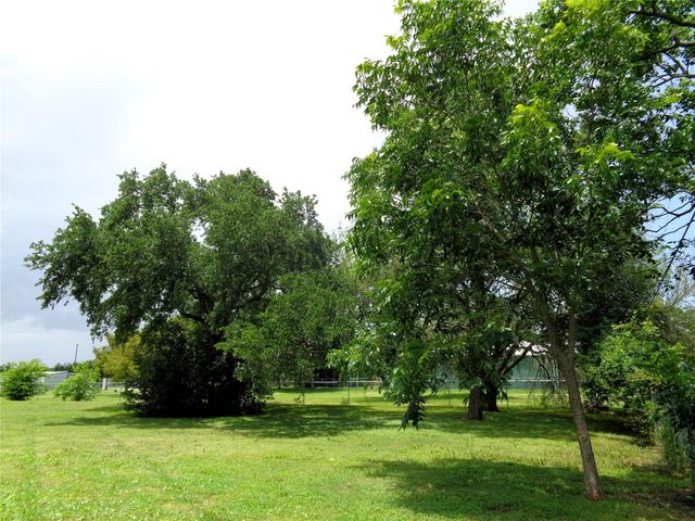 3908 20th Street N, Texas City, TX 77590