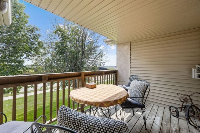 1020 240th Street 8, North Liberty, IA 52317