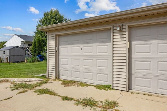 1020 240th Street 8, North Liberty, IA 52317