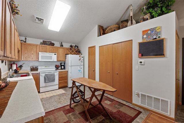 1020 240th Street 8, North Liberty, IA 52317