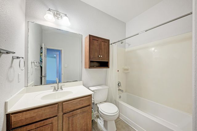1117 Cockrill CT, Hutto, TX 78634