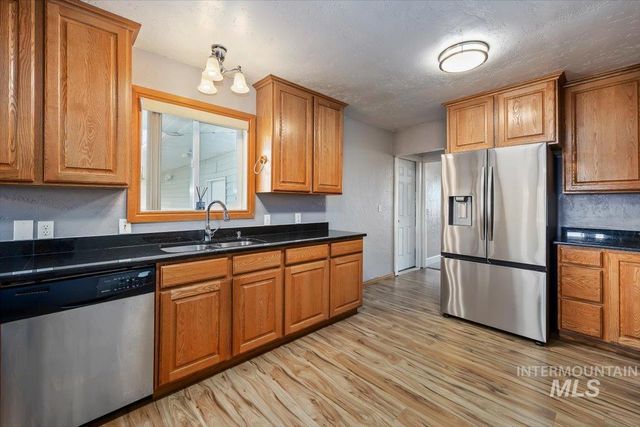 109 16th Ave W, Jerome, ID 83338