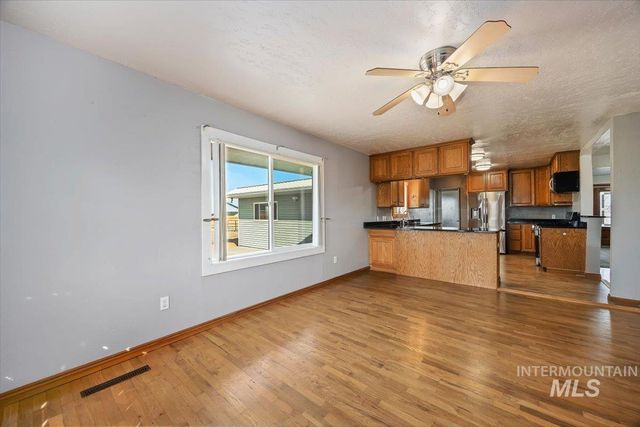 109 16th Ave W, Jerome, ID 83338