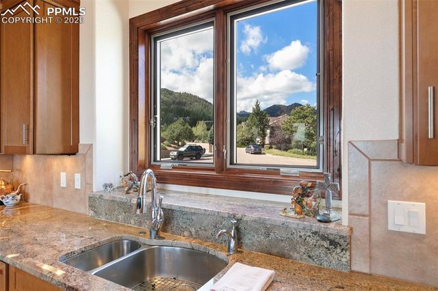 2855 Aquila Court, Colorado Springs, CO 80906