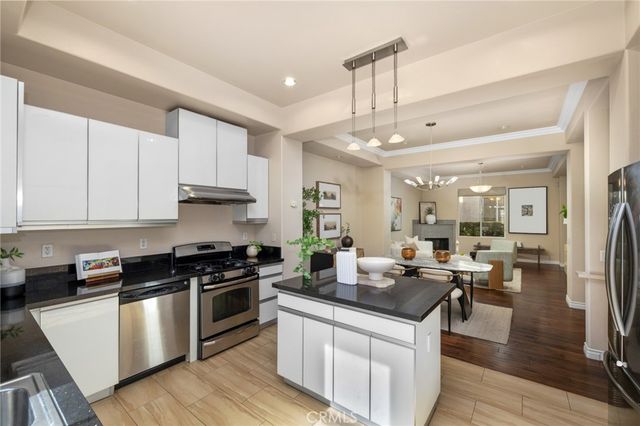 431 N Los Robles 6, Pasadena, CA 91101