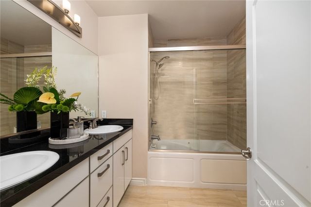 431 N Los Robles 6, Pasadena, CA 91101