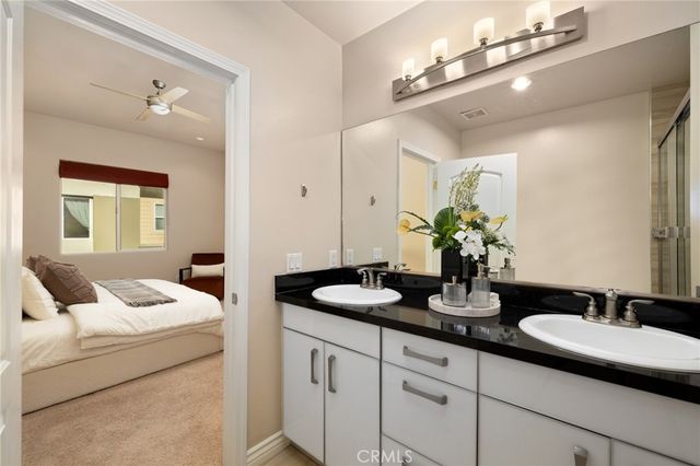 431 N Los Robles 6, Pasadena, CA 91101