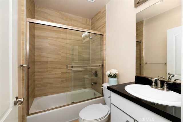 431 N Los Robles 6, Pasadena, CA 91101