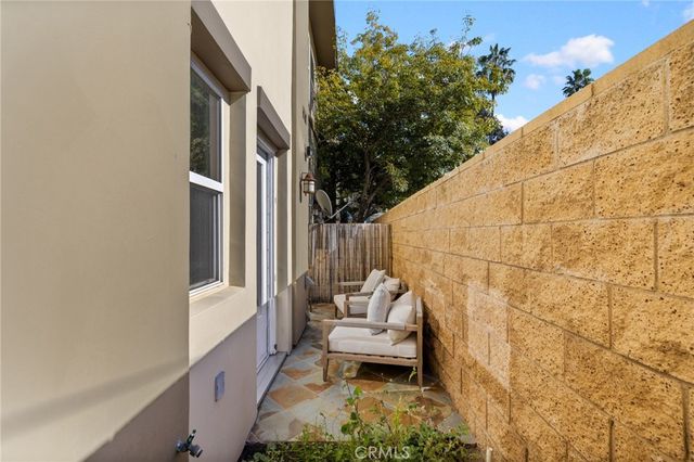 431 N Los Robles 6, Pasadena, CA 91101