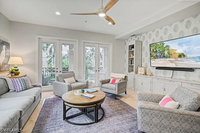 2855 Tiburon BLVD E 102, Naples, FL 34109