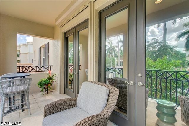 2855 Tiburon BLVD E 102, Naples, FL 34109