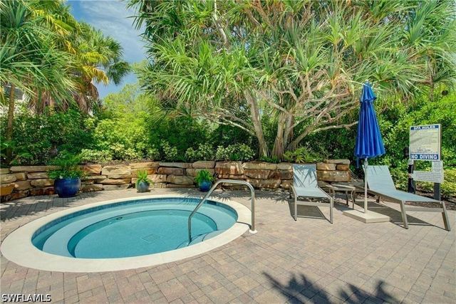2855 Tiburon BLVD E 102, Naples, FL 34109
