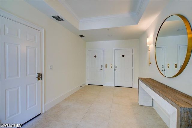 2855 Tiburon BLVD E 102, Naples, FL 34109