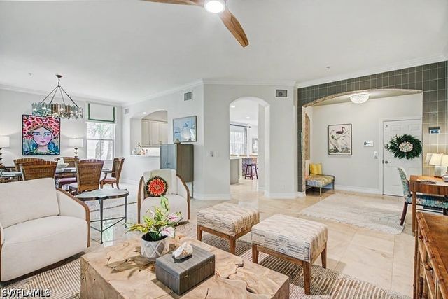 2855 Tiburon BLVD E 102, Naples, FL 34109