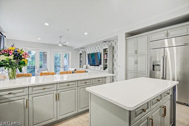 2855 Tiburon BLVD E 102, Naples, FL 34109