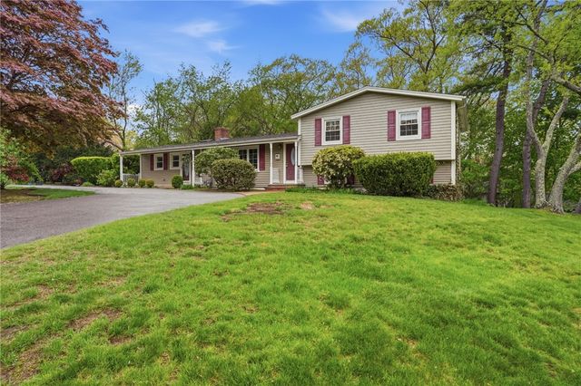 135 Red Chimney Drive, Warwick, RI 02886