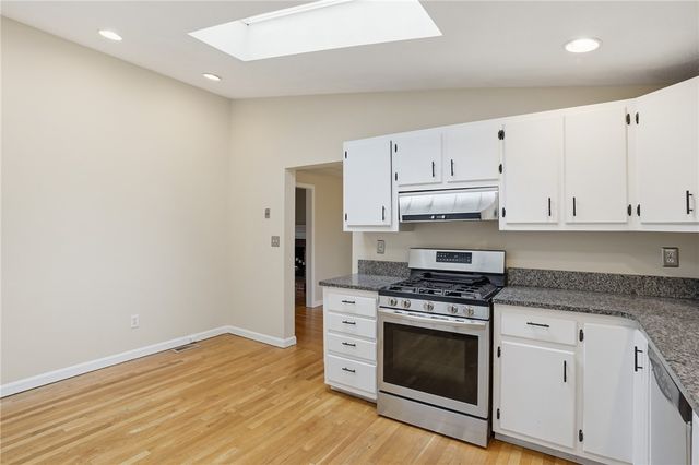 135 Red Chimney Drive, Warwick, RI 02886
