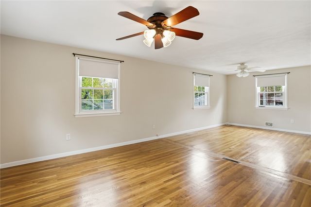 135 Red Chimney Drive, Warwick, RI 02886