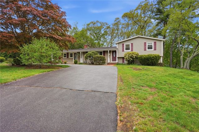 135 Red Chimney Drive, Warwick, RI 02886