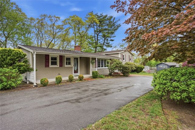 135 Red Chimney Drive, Warwick, RI 02886