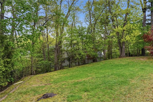 135 Red Chimney Drive, Warwick, RI 02886