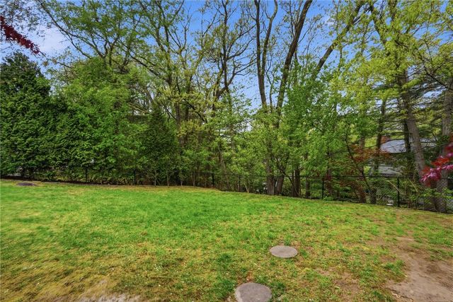 135 Red Chimney Drive, Warwick, RI 02886
