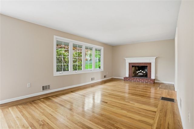 135 Red Chimney Drive, Warwick, RI 02886