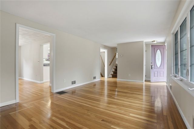 135 Red Chimney Drive, Warwick, RI 02886
