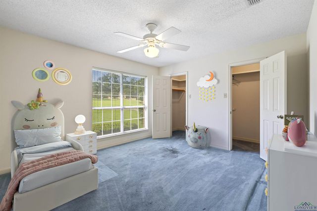 20 Oak Forest Dr, Longview, TX 75605