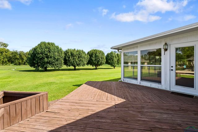 20 Oak Forest Dr, Longview, TX 75605