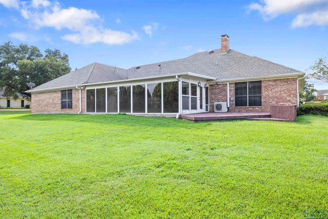 20 Oak Forest Dr, Longview, TX 75605