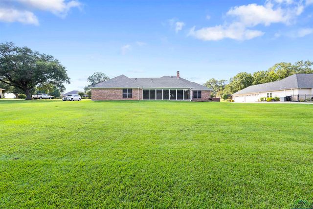 20 Oak Forest Dr, Longview, TX 75605