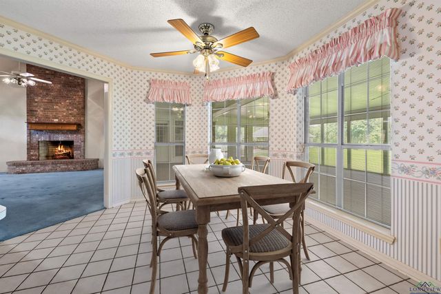 20 Oak Forest Dr, Longview, TX 75605