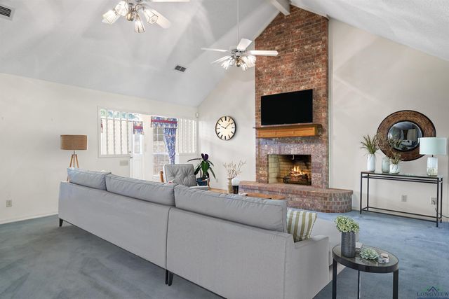 20 Oak Forest Dr, Longview, TX 75605