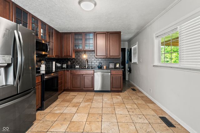 988 Rolling Hill Road, Greenwood, IN 46142