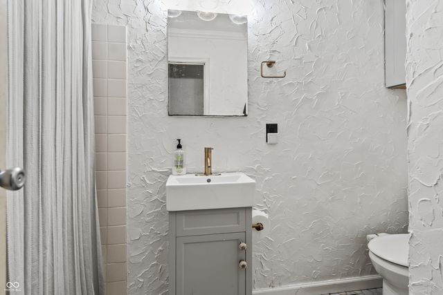 988 Rolling Hill Road, Greenwood, IN 46142