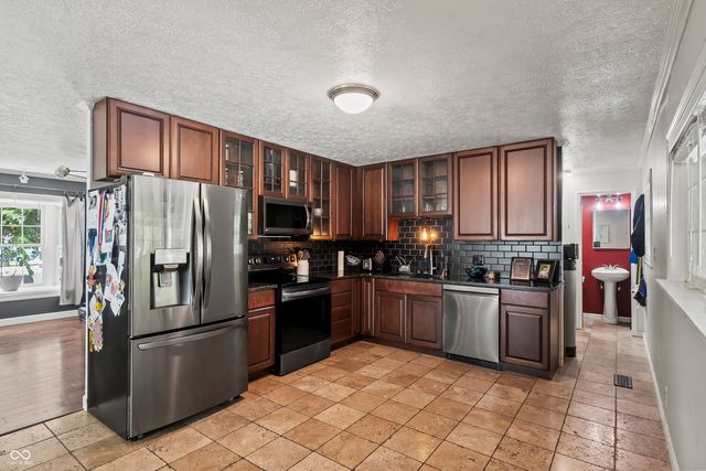 988 Rolling Hill Road, Greenwood, IN 46142