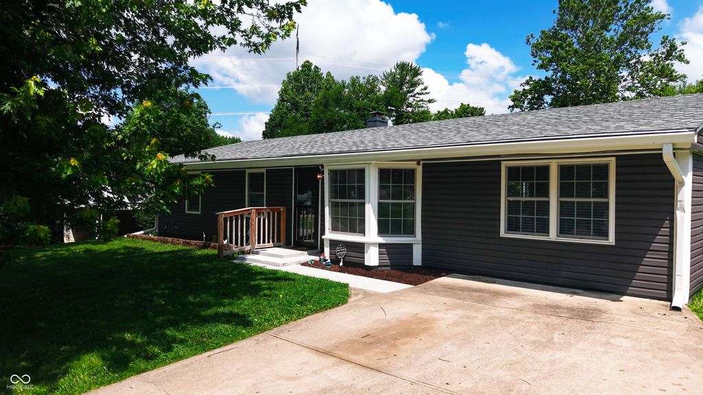 988 Rolling Hill Road, Greenwood, IN 46142