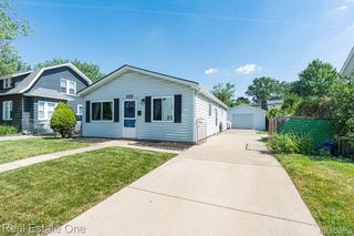 22505 Hanson Court, St. Clair Shores, MI 48080