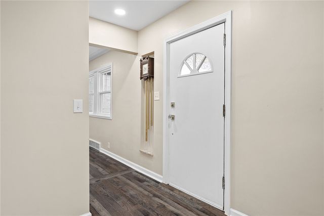 3642 Churchview Ave Ext, Baldwin Boro, PA 15236