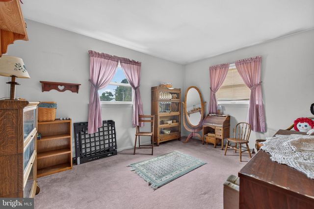 20 LOCUST ST, Talmage, PA 17580